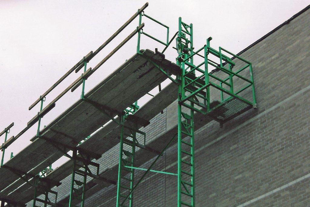 Heavy-Duty scaffolding access landing