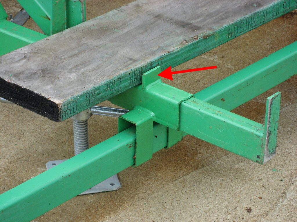 Inside Corner Brackets for HD and Standard-Duty crank-up scaffolding