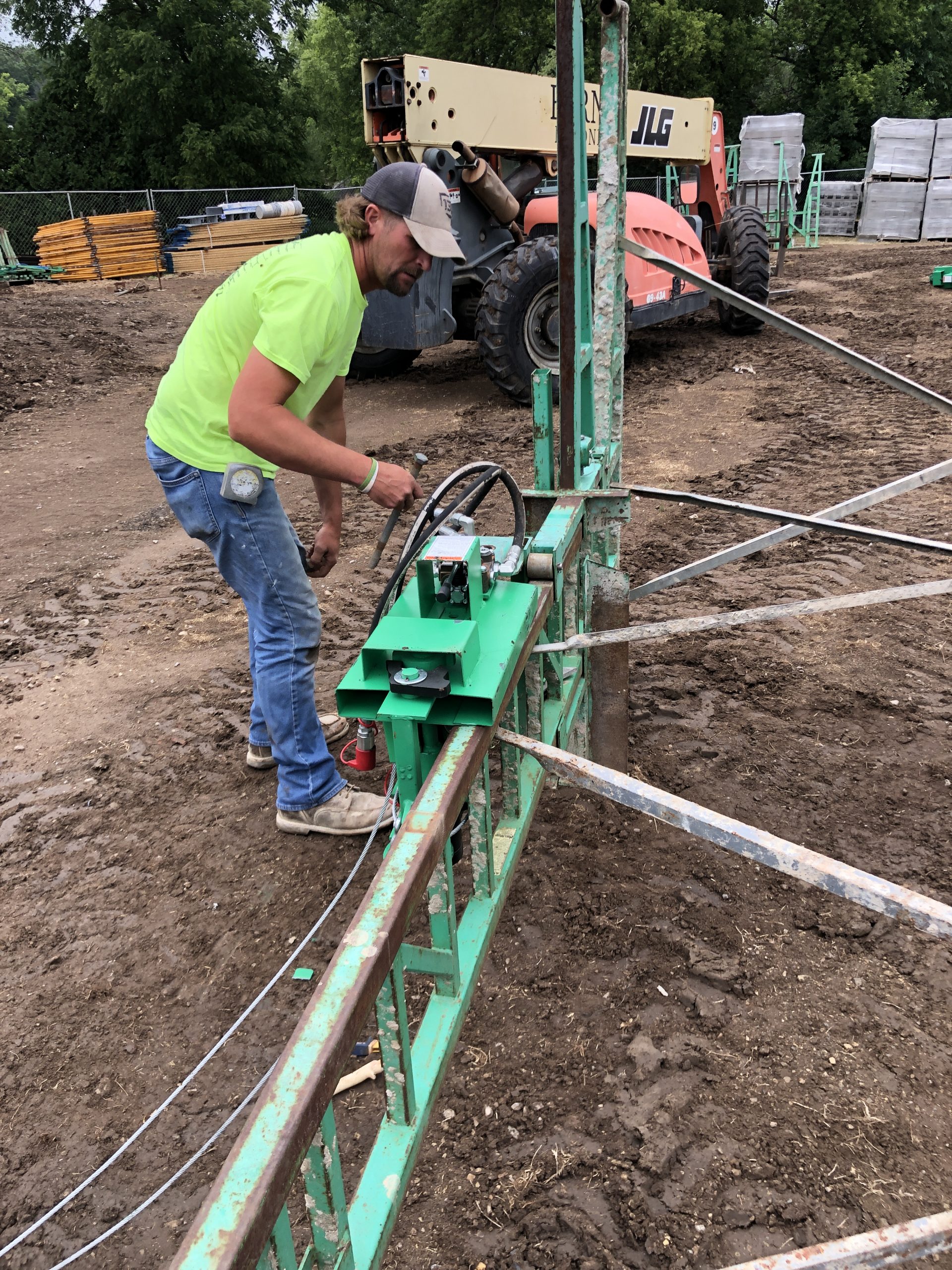 Non-Stop Hydro-Crank motorized scaffolding is a time saver