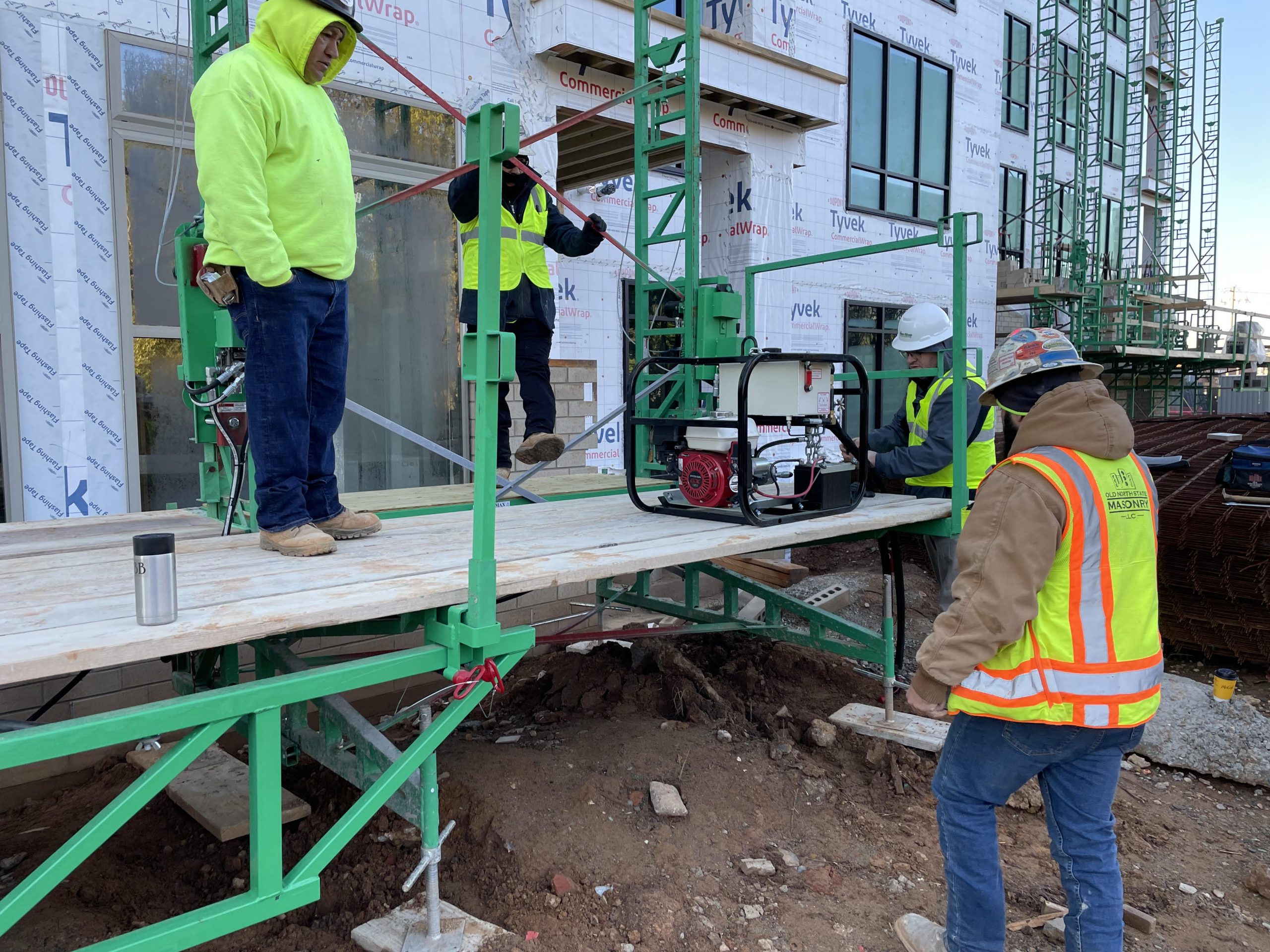 Non-Stop Hydro-Crank hydraulic scaffolding improves efficiency